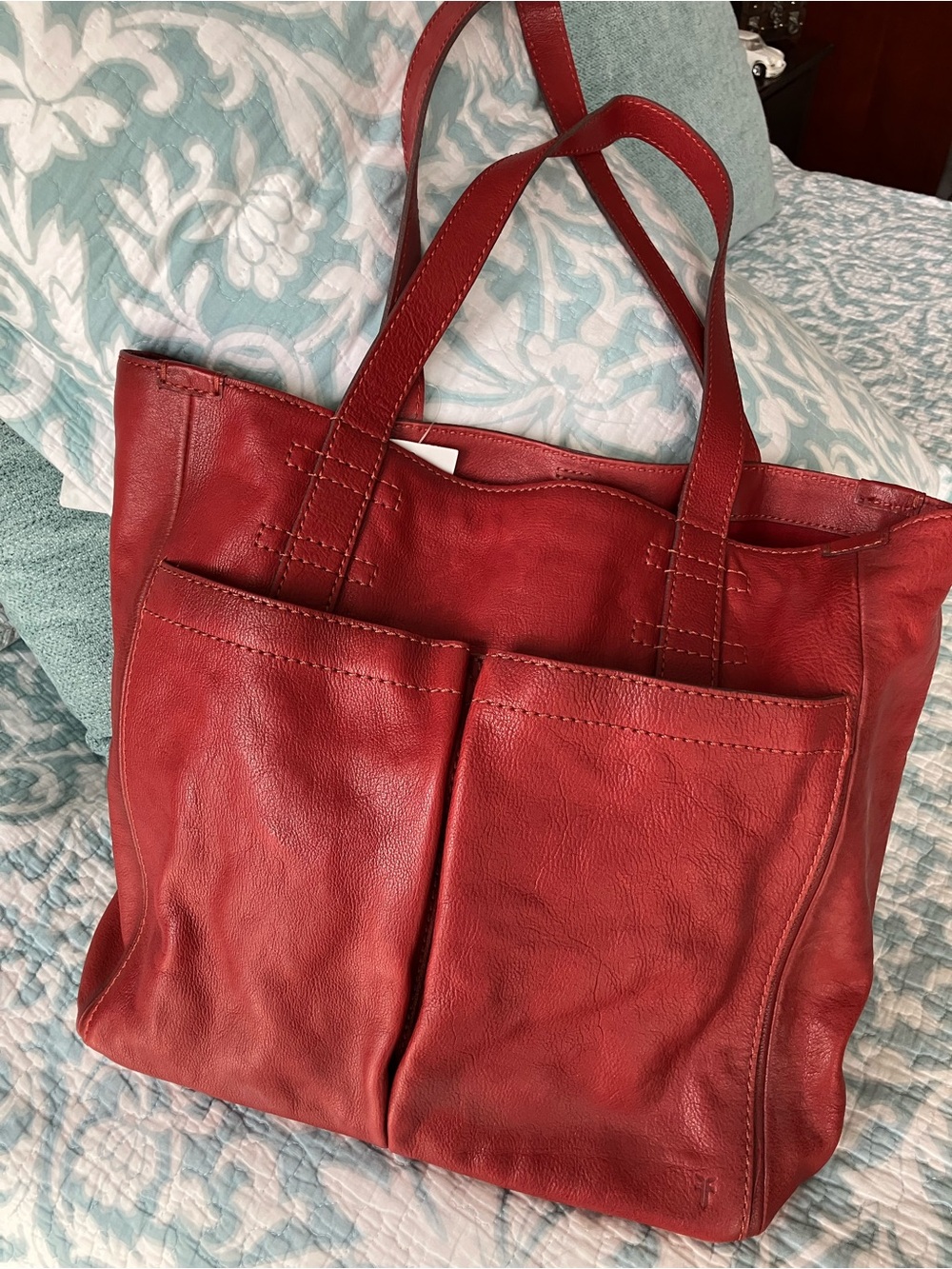 ❤️JUNE 3 Day Sale❤️-FRYE ARTESIAN POCKET TOTE-Red Leather-NWT Pristine